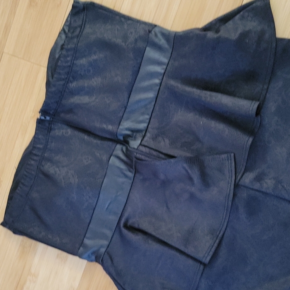 Black peplum mini dress 1XL - Picture 2 of 7